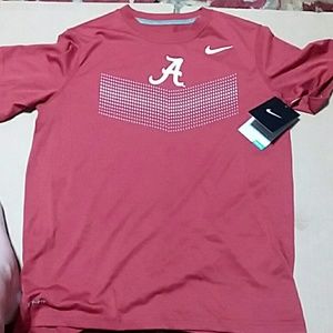Nwt Nike  college Al t.universal .